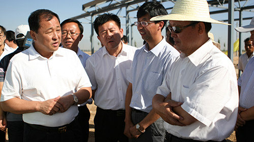 7月1日，自治区党委书记陈建国视察翔达牧场建设工作。