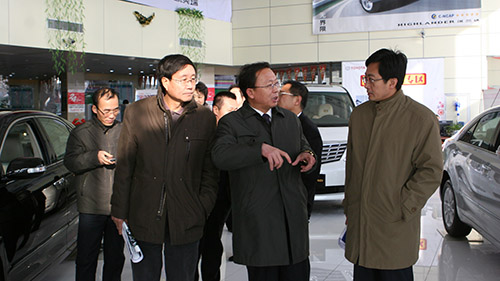 12月13日，自治区总工会民管部部长王冬焰一行莅临集团考核验收厂务公开民主管理A级示范单位工作。