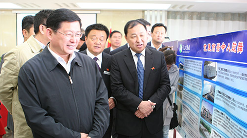 4月28日，自治区党委常委、宣传部长杨春光莅临集团调研指导党建工作。