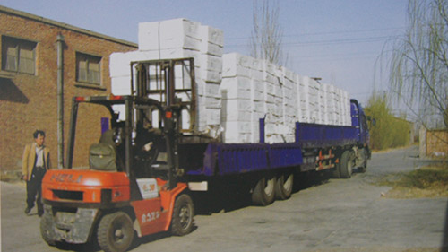 1998年10月8日，注册成立了宁夏上陵农工贸有限公司，从事纸浆进口贸易。